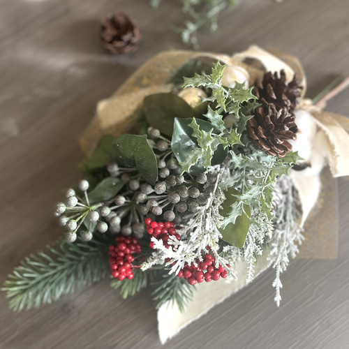 モミとヒイラギのクリスマススワッグアートフラワーモミ