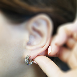 ERG-2592-R [2 件] 扭紋圓形耳環、扭紋圓形耳柱 第6張的照片