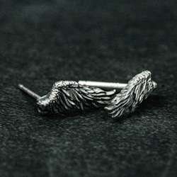 ウィングスピアス 天使の羽 自由のシンボル ジュエリー ゴシックファインジュエリー ピアス スターリングシルバー 手作り 4枚目の画像