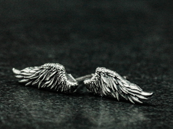 ウィングスピアス 天使の羽 自由のシンボル ジュエリー ゴシックファインジュエリー ピアス スターリングシルバー 手作り 1枚目の画像