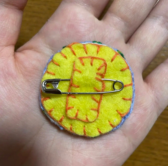 刺繍brooch 2枚目の画像