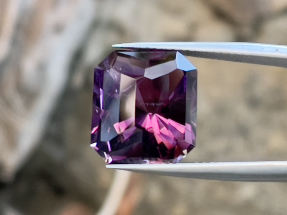 紫水晶 美麗的紫色紫水晶散裝 8.75 克拉花式切割天然寶石 第11張的照片