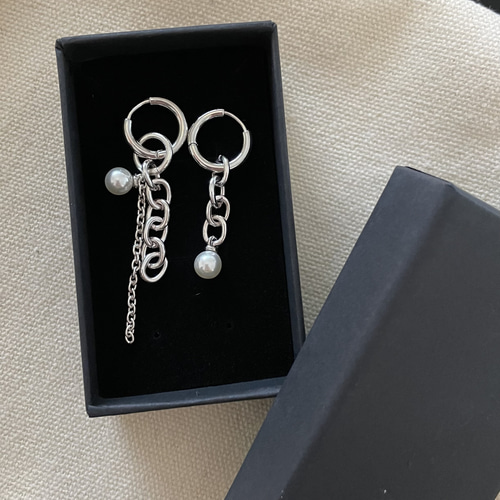 お値下げ【ANN DEMEULEMEESTER】チェーンフリンジ ピアス Mixチェーンピアス ピアス（フープ） DREIST 通販 16930191