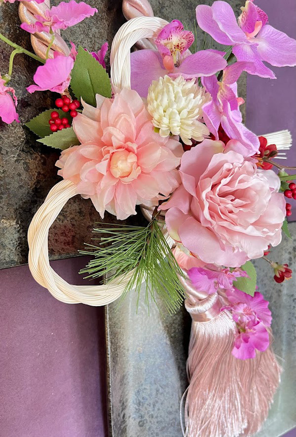 優しいパールピンクのイプのお正月を飾るおしゃれな締め飾り　ロング 3枚目の画像