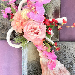 優しいパールピンクのイプのお正月を飾るおしゃれな締め飾り　ロング 2枚目の画像