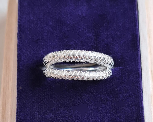 蛇のリングで新たな始まりを祝福しよう　プレゼントにも最適　R285 蛇のリングで新たな始まりを祝福しよう プレゼントにも最適 R285