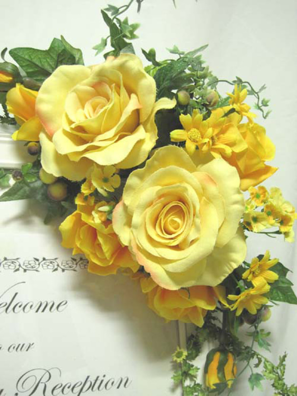 ウェルカムボード装花。生花みたいで高品質な造花使用。ウェディングやインテリアに 2枚目の画像