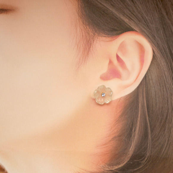 【選べる誕生石】クリスタルフラワーと一粒天然石のピアス　クリア　ギフト　シンプル　サージカルステンレス　　母の日 9枚目の画像