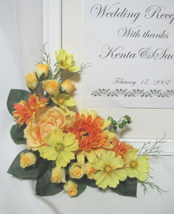 ウェルカムボード装花。生花みたいで高品質な造花使用。ウェディングやインテリアに 4枚目の画像