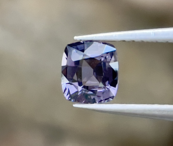 スピネル 美しいパープル スピネル ルース 0.95 カラット クッション カット 美しい天然石 スピネル