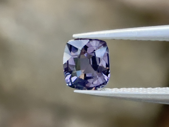 スピネル 美しいパープル スピネル ルース 0.95 カラット クッション カット 美しい天然石 スピネル