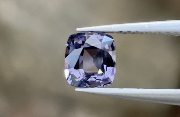 スピネル 美しいパープル スピネル ルース 0.95 カラット クッション カット 美しい天然石 スピネル