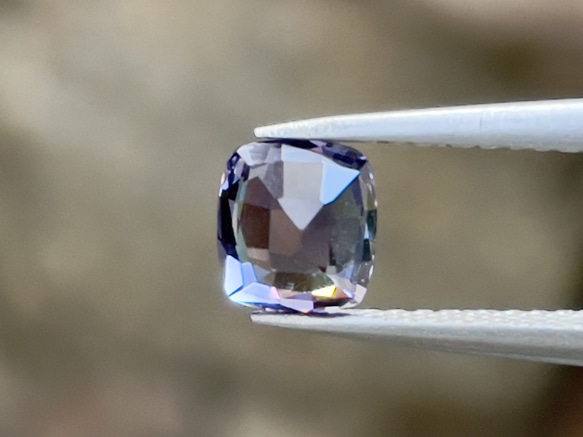 スピネル 美しいパープル スピネル ルース 0.95 カラット クッション カット 美しい天然石 スピネル