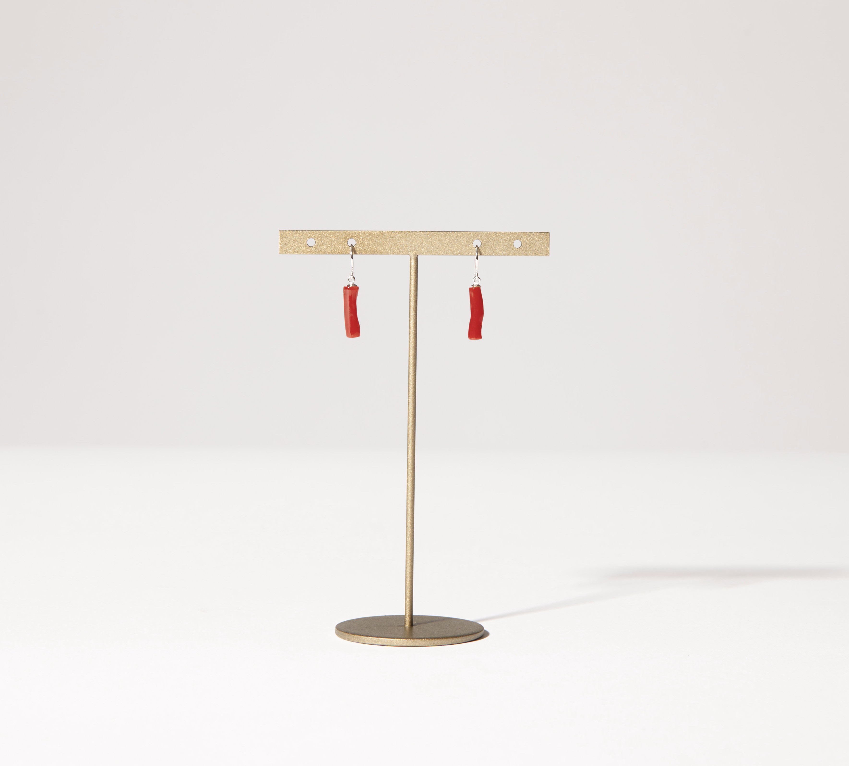 【Sクラス】血赤珊瑚枝アメリカンピアス（天然宝石珊瑚）