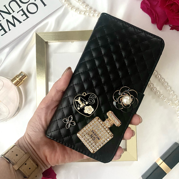 Dior ブラックキルティング iPhoneケース15 Dior ブラックキルティング iPhoneケース15