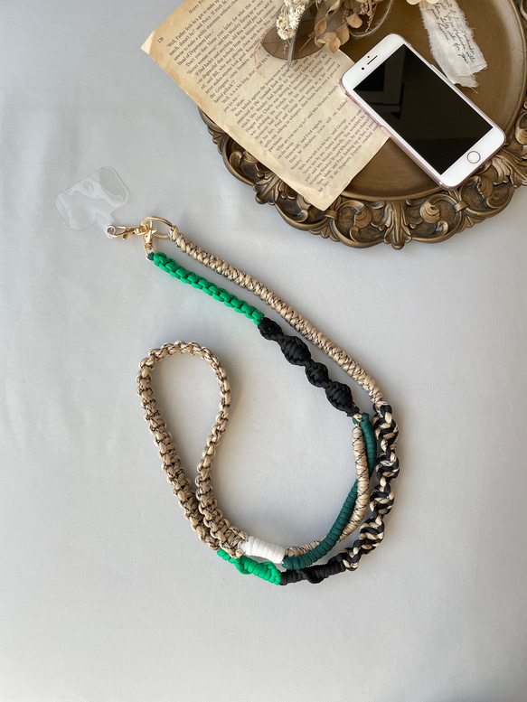 『特集掲載』【長さ選べる】パラコードで作るスマホショルダーストラップ(カラフルグリーン) 4枚目の画像