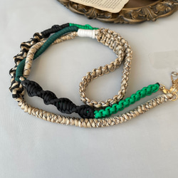 『特集掲載』【長さ選べる】パラコードで作るスマホショルダーストラップ(カラフルグリーン) 3枚目の画像