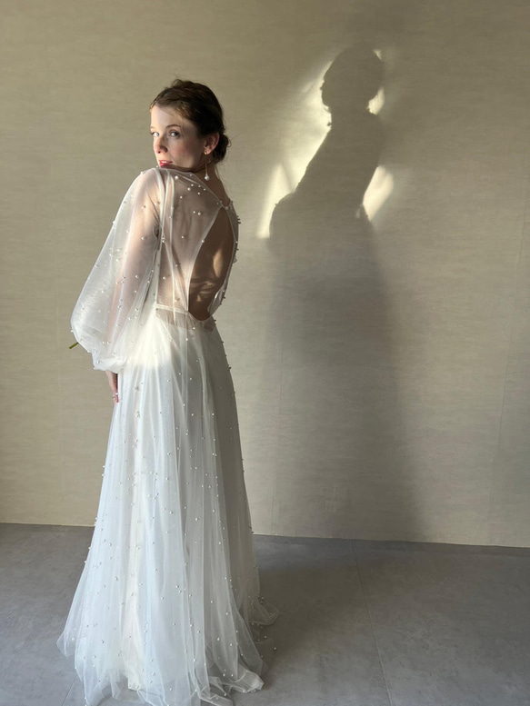 柔らかなパールを纏う花嫁様 Laetitia(レティシア)ドレス ウェディングドレス【レティシア】 レティシア