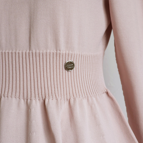 美品✨【ジョリーミニョン】ホールガーメント 袖口すっきりボトルネックワンピース 美品✨【ジョリーミニョン】ホールガーメント 袖口すっきり