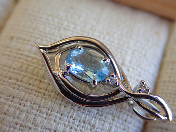 アクアマリン　サンタマリアカラー　ペンダントトップ　プラチナ９００（ｐｄ）　ダイヤモンド入り 13枚目の画像