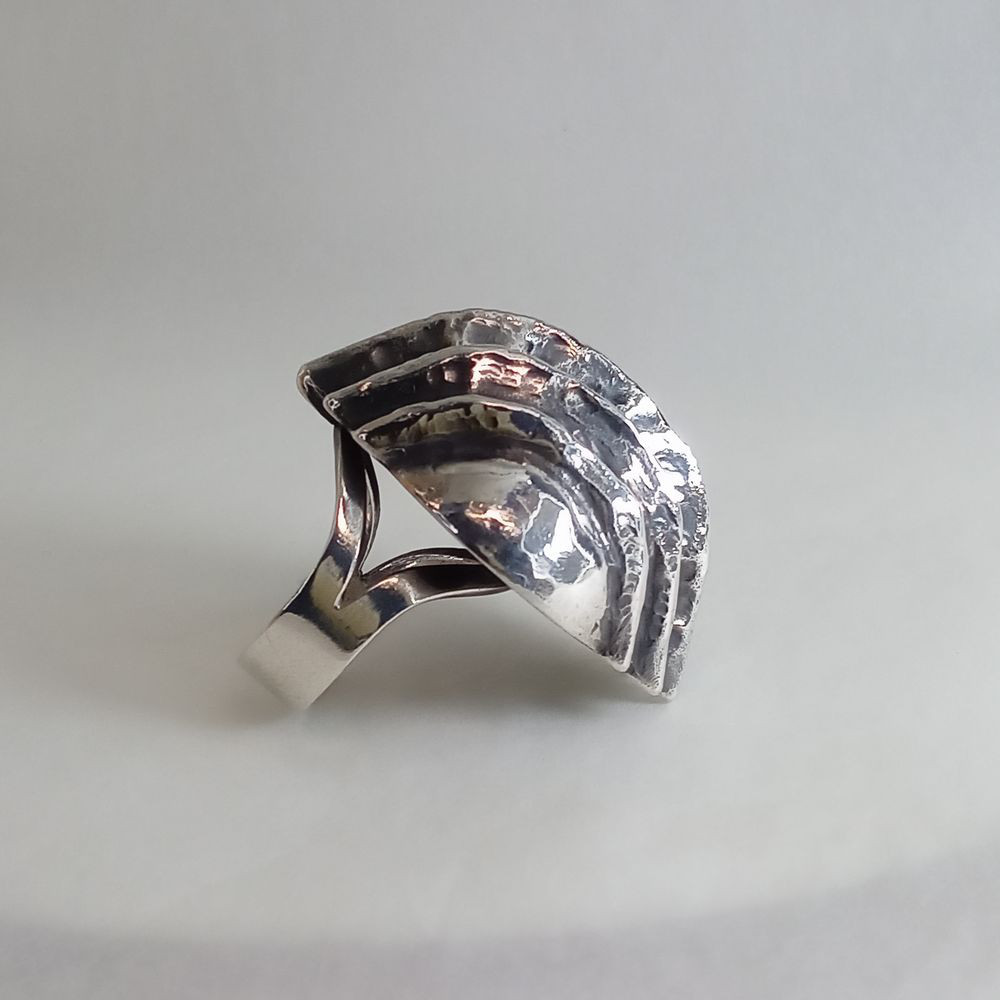 ハンドメイドアクセサリー　シルバーリング「silver crease(銀の折り目）」