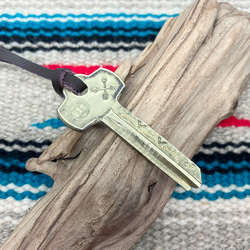 真鍮　ブラス　アメリカ　ヴィンテージキー　鍵　ネックレス　ペンダント　# インディアンジュエリー　ネイティブアメリカン 2枚目の画像