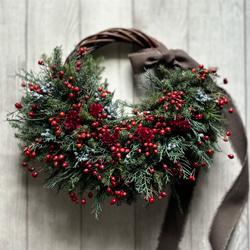 赤い実たっぷりのリース　　《プリザーブドグリーン》　　クリスマス〜お正月 13枚目の画像