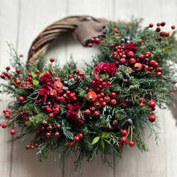 赤い実たっぷりのリース　　《プリザーブドグリーン》　　クリスマス〜お正月 7枚目の画像