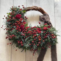 赤い実たっぷりのリース　　《プリザーブドグリーン》　　クリスマス〜お正月 14枚目の画像