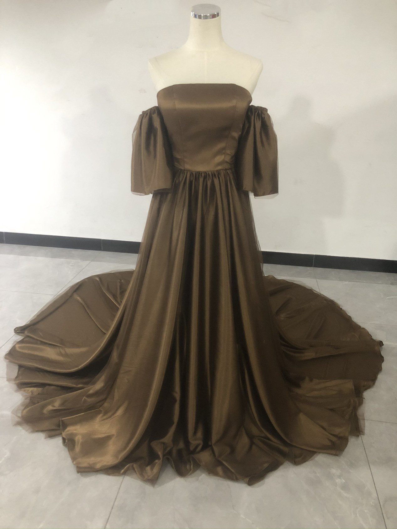 茶色 カラードレス 編み上げ 華やかなトレーン プリンセス /結婚式披露/挙式 18,706円