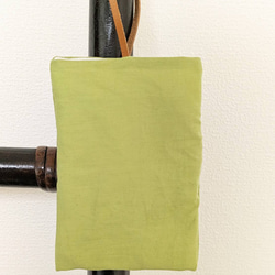 絞り染め　絞り　お守り袋　グリーン　緑　丸　シンプル　綿　コットン 2枚目の画像