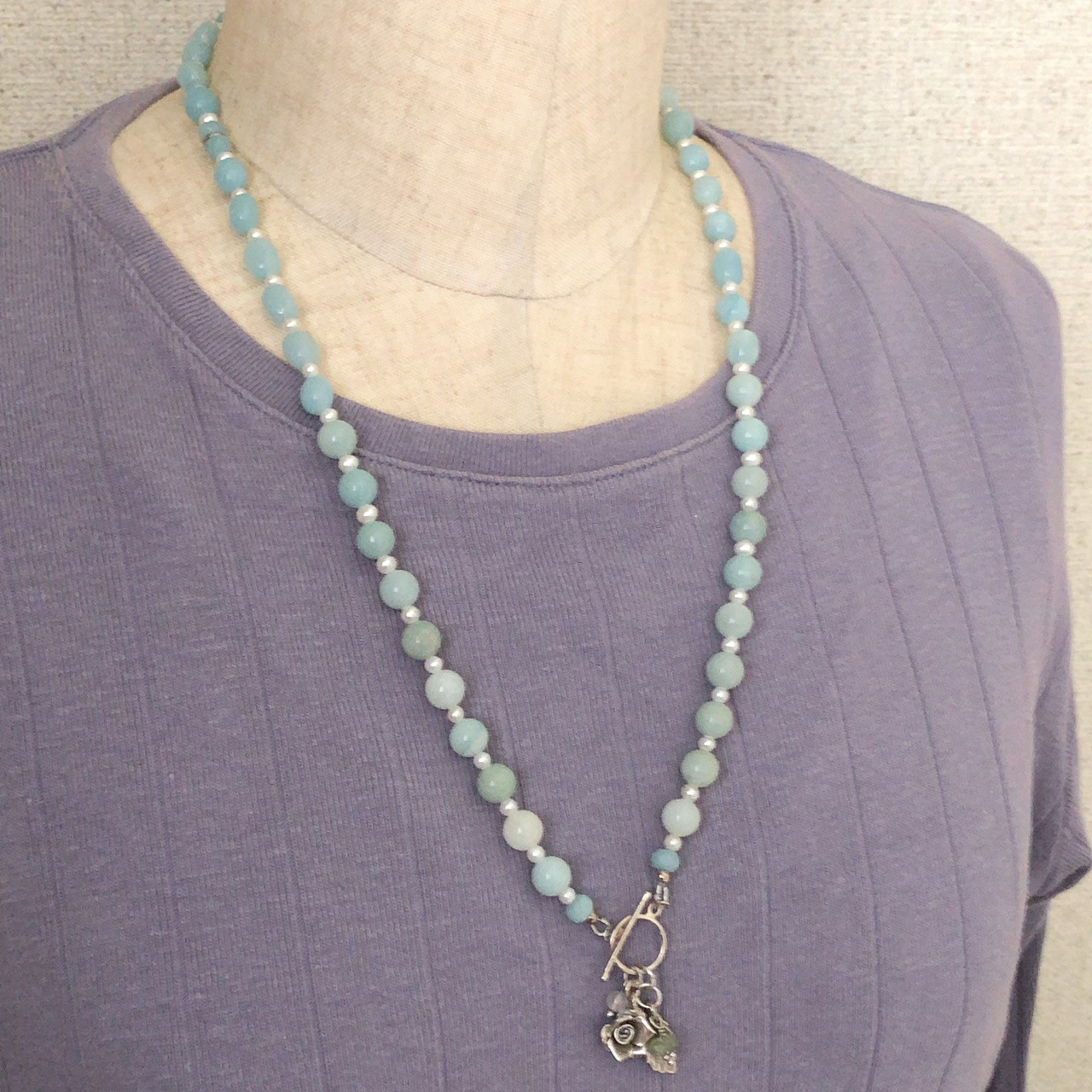 カレンシルバー＆アマゾナイト＆淡水パールのロングネックレス