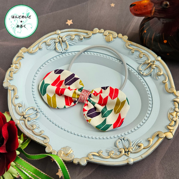 再入荷】定番の伝統文様＊カラフルな矢絣模様 リボン ヘアゴム 赤×銀