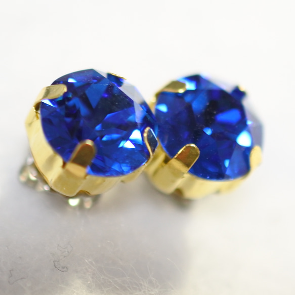 施華洛世奇正常色水鑽耳環（8毫米，卡普里藍，鈦柱） 第3張的照片