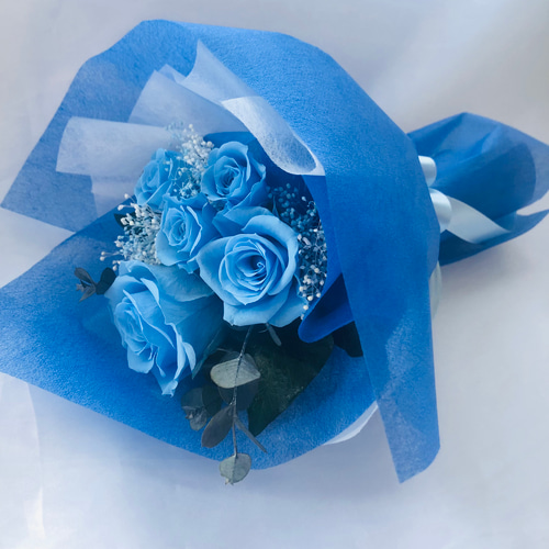 プリザーブドフラワー綺麗な空色のブルーローズ5輪のふんわり花束