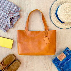 【レザーハンドバッグ】イタリアンレザー キャメル CAM シンプル 1点物 イタリアンレザー】A4がしっかり入る ノーブルトートバッグ（大きい