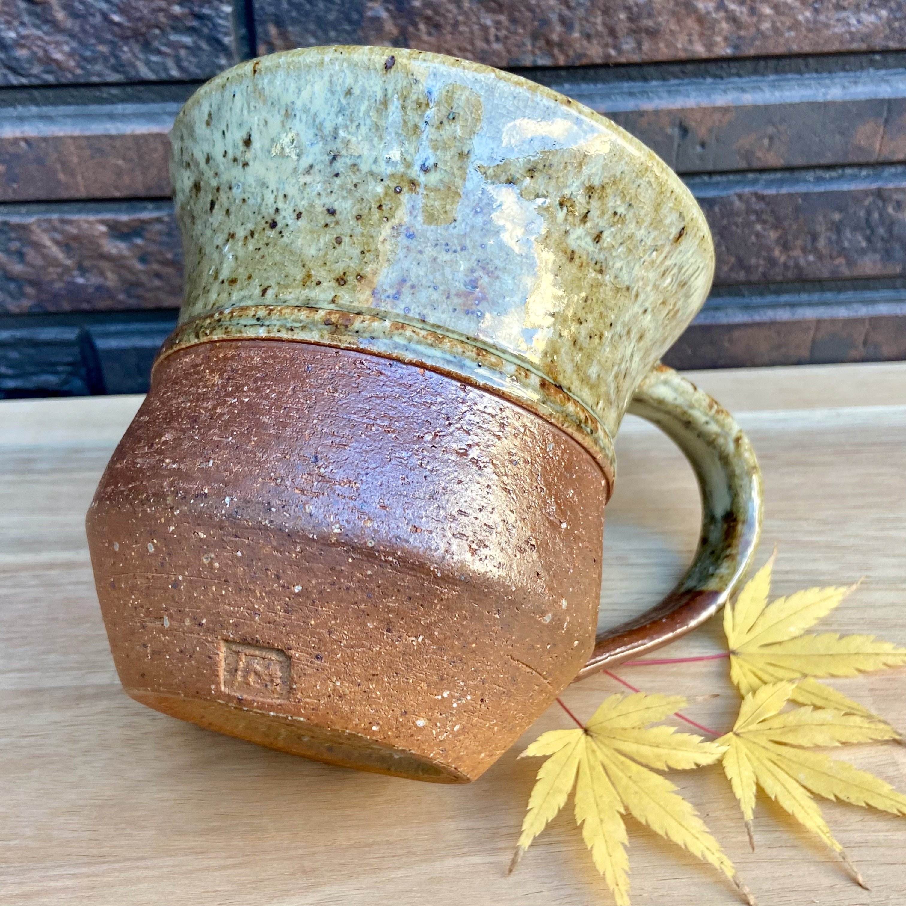 釉象嵌マグカップ 未使用 新品同様 増渕篤宥 青釉釉象嵌掛分マグカップ 063 | 桃居 online 展覧会