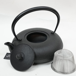南部鉄器　鉄瓶 「立目(たてめ)」 黒　0.8L 6枚目の画像