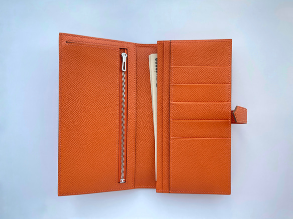 【SALE】二つ折り　長財布　ベルト付き財布　高級な長財布　ヴォーエプソン/オレンジ【総手縫い】 1枚目の画像