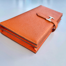 【SALE】二つ折り　長財布　ベルト付き財布　高級な長財布　ヴォーエプソン/オレンジ【総手縫い】 2枚目の画像