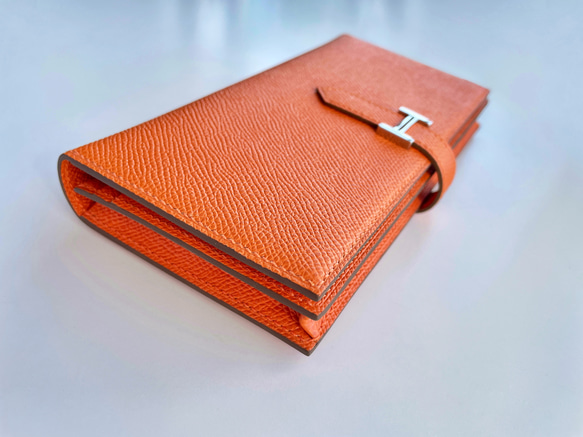 【SALE】二つ折り　長財布　ベルト付き財布　高級な長財布　ヴォーエプソン/オレンジ【総手縫い】 2枚目の画像