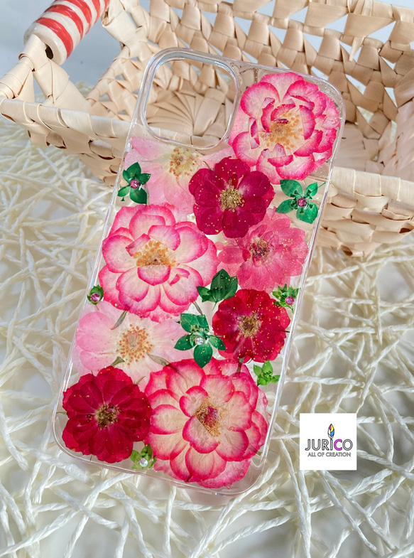 ピンクのバラの敷き詰めデザイン押し花スマホケース　iphone/GALAXY/AQUOS/xperia/pixel 3枚目の画像