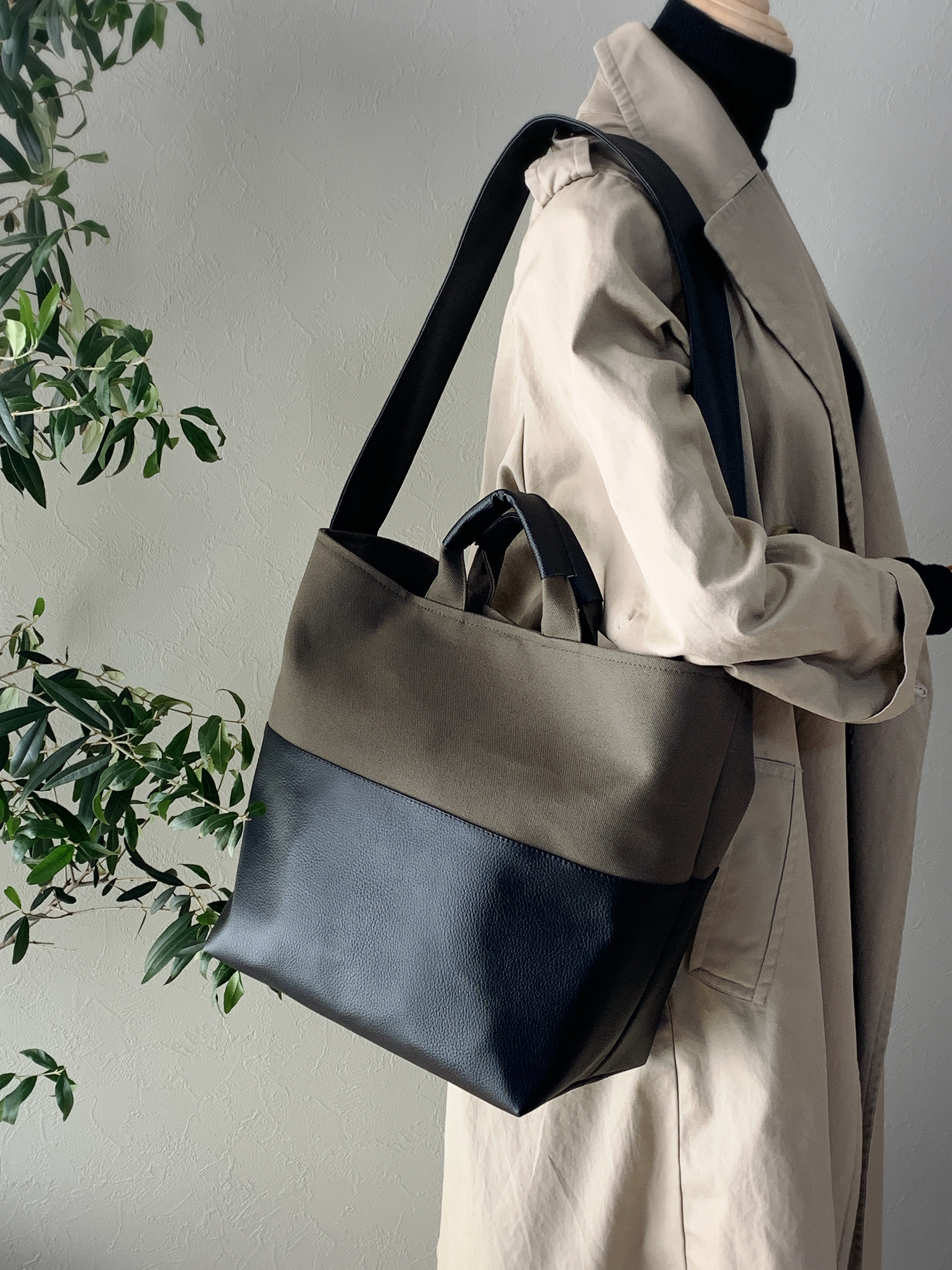 オトナトート舟型 （M）オールドカーキ×レザーbk  2way 軽量　通勤通学