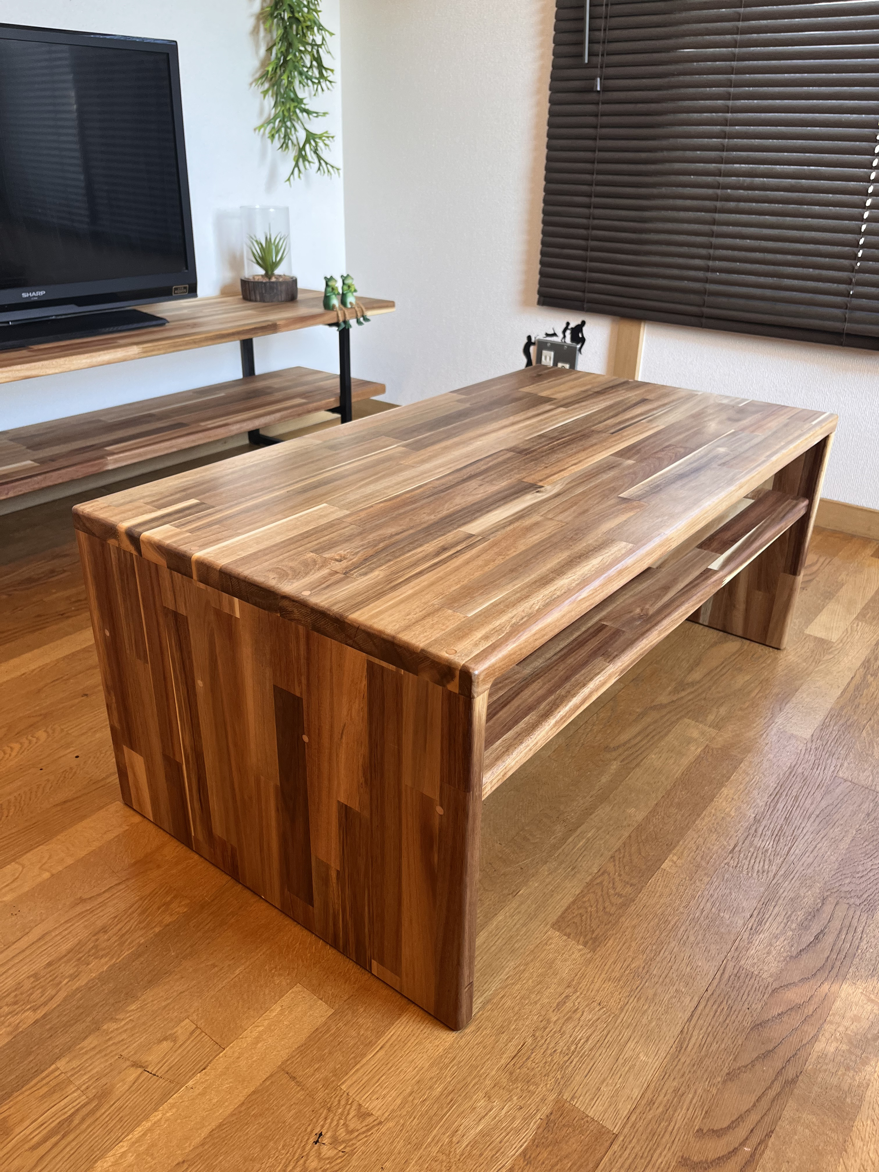 ハンドメイド アカシア集成材のローテーブル アカシア集成材を使って3,850円で作れるローテーブルの作成方法 – DIY