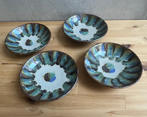 日本作家作　陶器八戸窯　彩花小文皿 日本作家作 陶器八戸窯 彩花小文皿