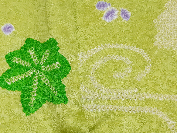 ワンタッチ着物　くらわん着物　アンティーク正絹絞りリメイク　黄緑紅葉花文様 また 身長 体重を備考欄にお書きください 幅出し 詰め等の寸法直しは致しておりません ご了承下さい