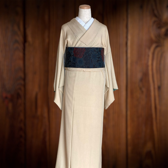 以正宗大島紬和西陣織春亞紡製成的成人平子腰帶、成人平子腰帶和半寬腰帶。 第7張的照片
