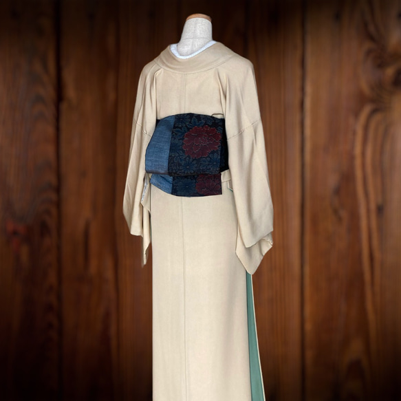 以正宗大島紬和西陣織春亞紡製成的成人平子腰帶、成人平子腰帶和半寬腰帶。 第3張的照片
