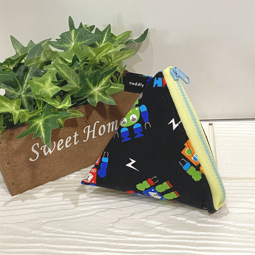 テトラポーチ ロボット 三角ポーチ マナーポーチ コンパクト