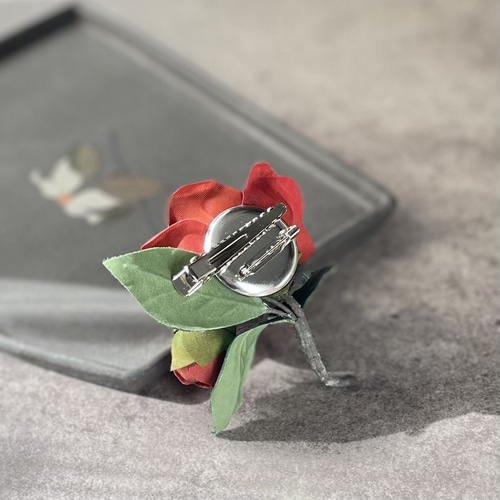 ヘアアクセサリー、コサージュオーダーページ 楽天市場】【同色2個セット】コサージュ羽根付き ヘッドドレス ヘア